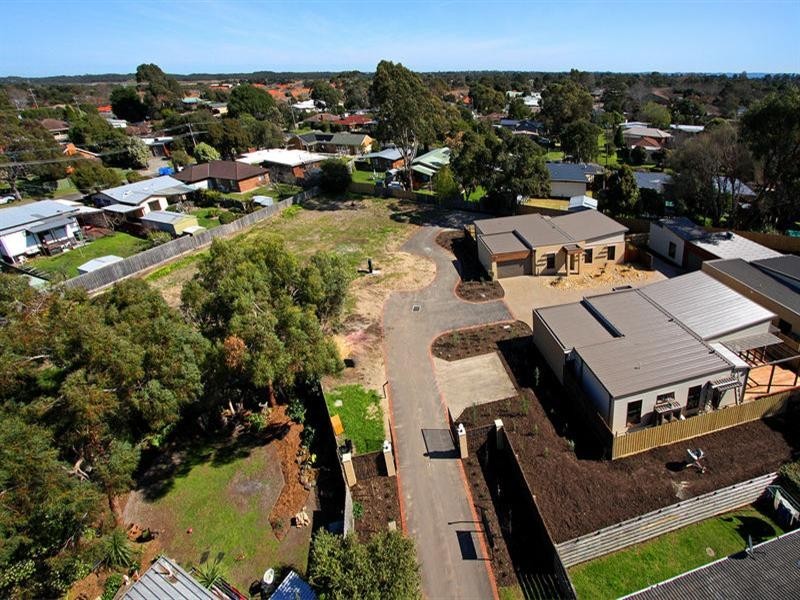 3,5 and 7 Karawa Close, Rosebud West VIC 3940