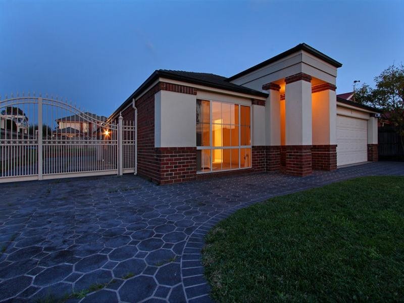 8 Seascape Place, Safety Beach VIC 3936