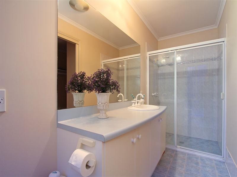 8 Seascape Place, Safety Beach VIC 3936