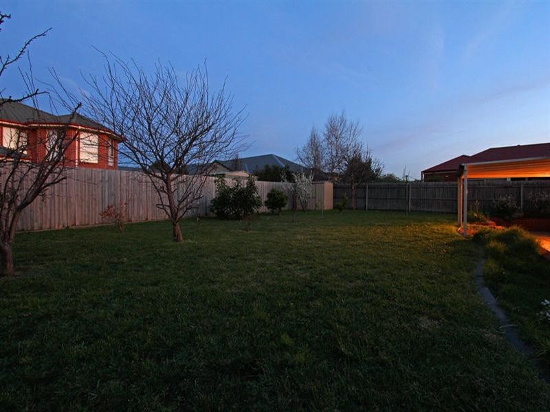 8 Seascape Place, Safety Beach VIC 3936