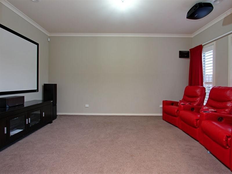 2 Spensley Street, Rosebud VIC 3939