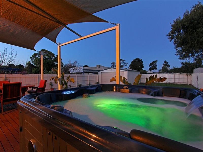 17 Park Avenue, Rosebud VIC 3939