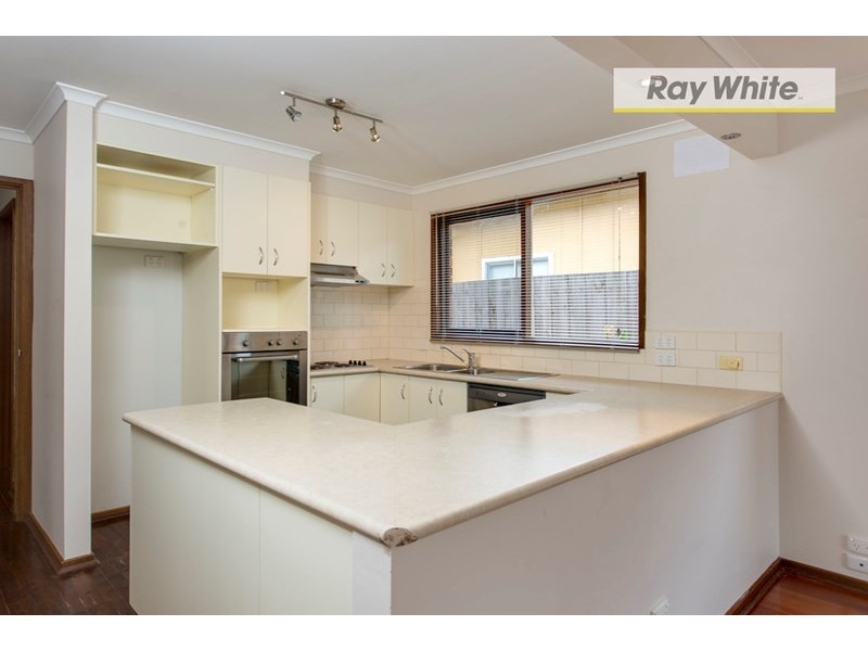 44 Seventh Avenue, Rosebud VIC 3939