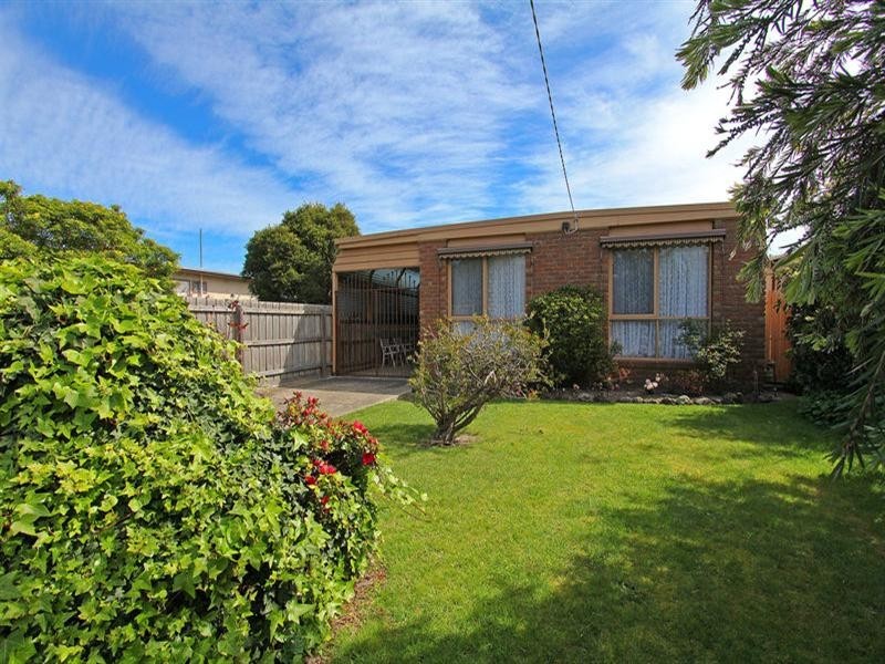 174 Ninth Avenue, Rosebud VIC 3939