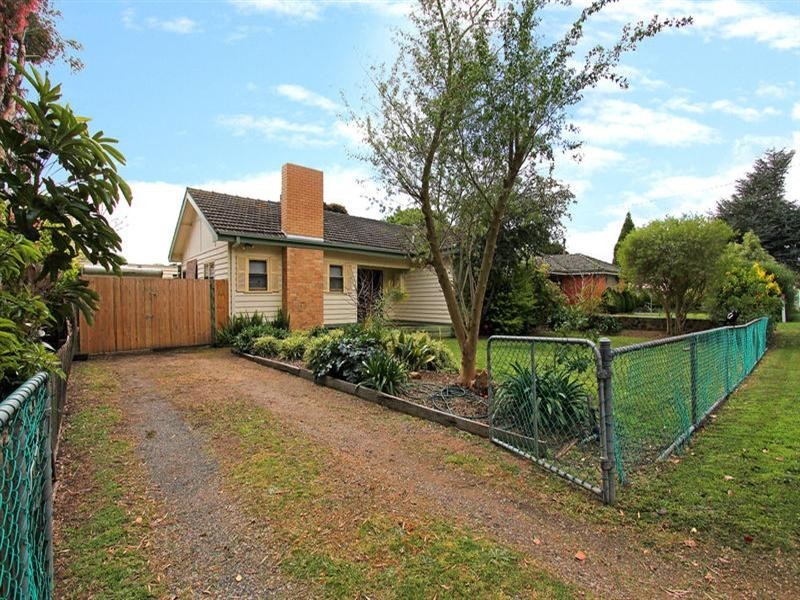 10 Warraburra Avenue, Rosebud VIC 3939