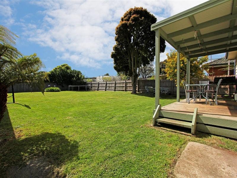 10 Warraburra Avenue, Rosebud VIC 3939