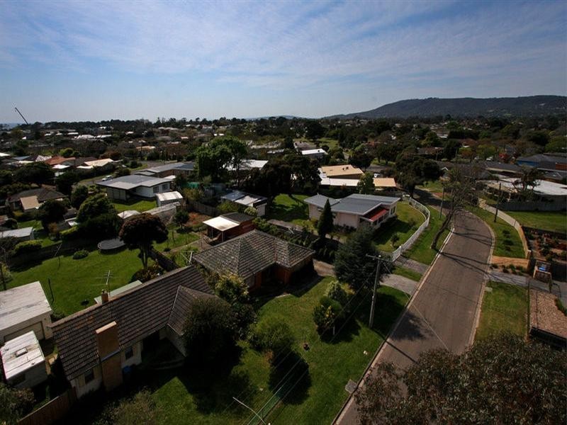 10 Warraburra Avenue, Rosebud VIC 3939