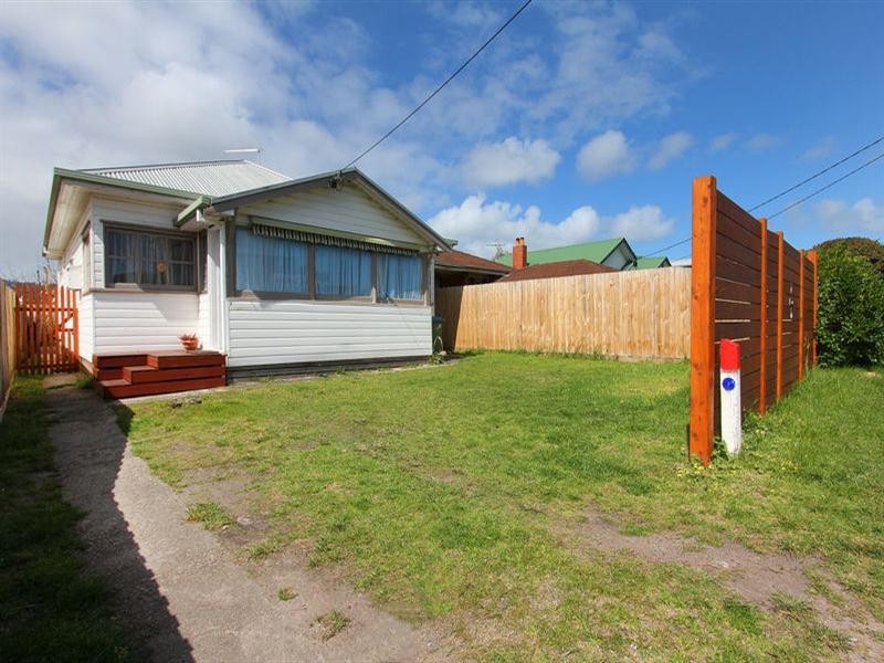 7 First Avenue, Rosebud VIC 3939