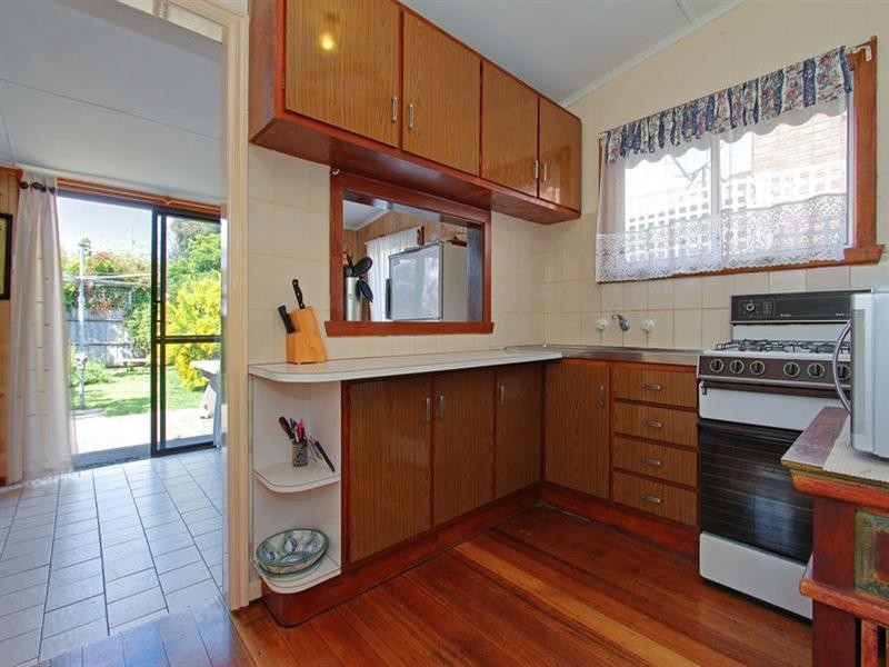 101 Third Avenue, Rosebud VIC 3939