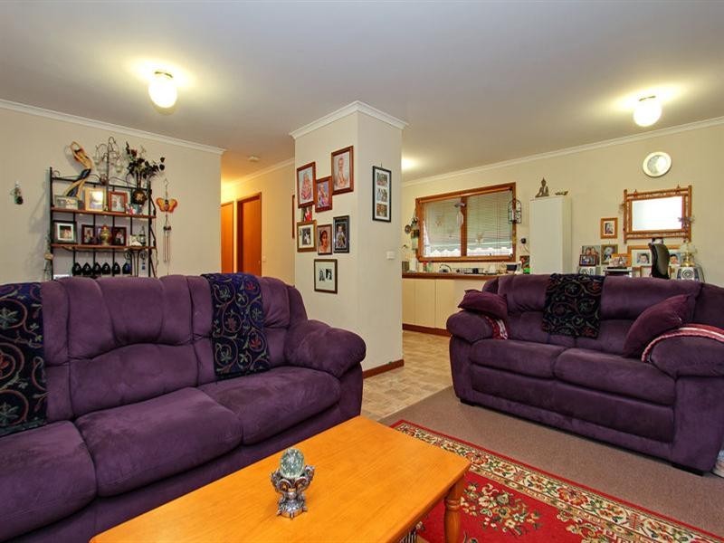 128 Fourth Avenue, Rosebud VIC 3939