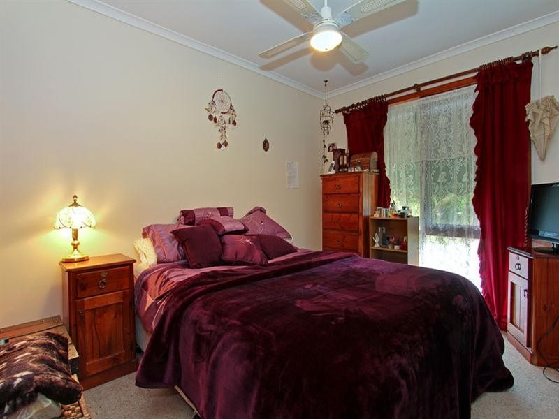 128 Fourth Avenue, Rosebud VIC 3939