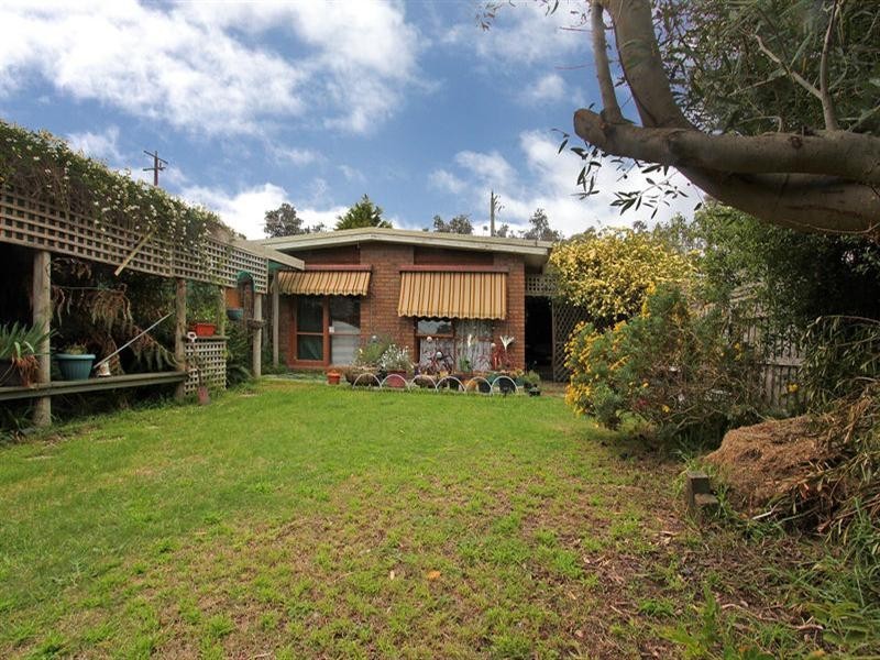 128 Fourth Avenue, Rosebud VIC 3939