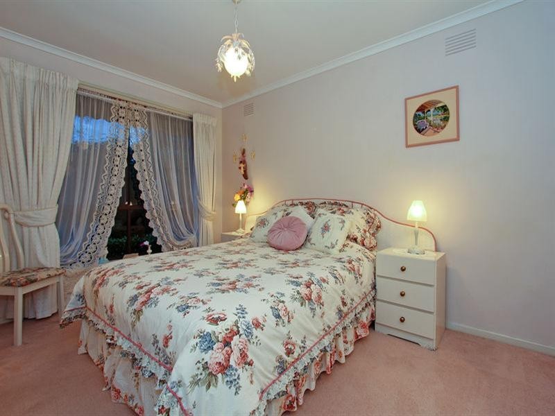 18 Irving Court, Rosebud West VIC 3940