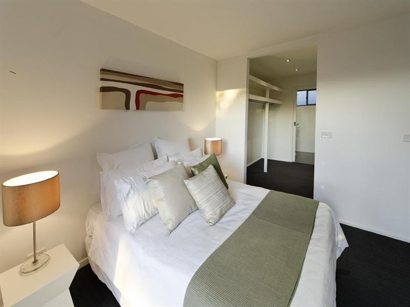 12 Banks Street, Mccrae VIC 3938