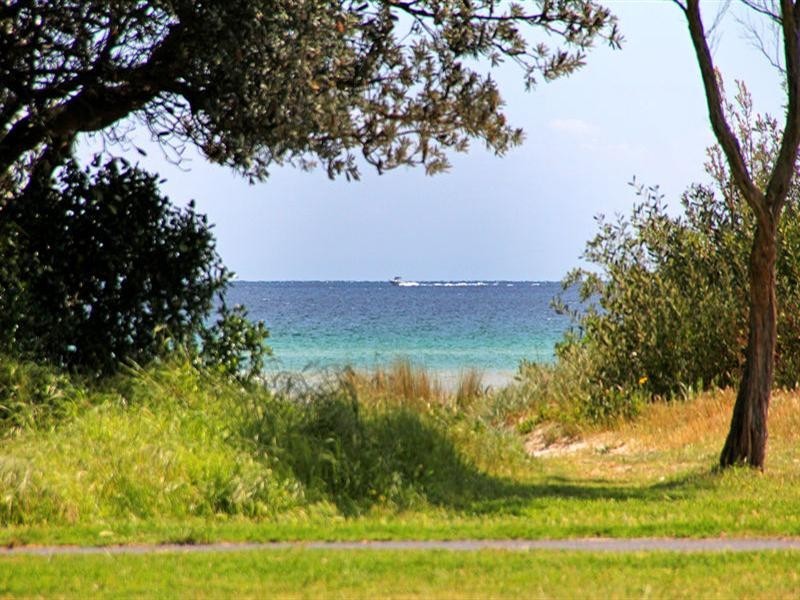 932 and 932a Point Nepean Road, Rosebud VIC 3939