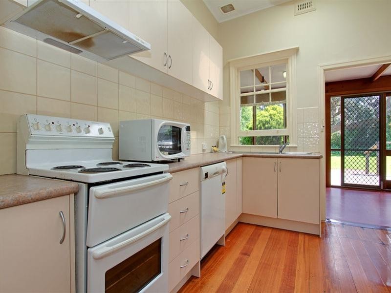 932 and 932a Point Nepean Road, Rosebud VIC 3939