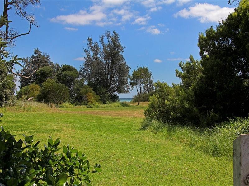 932 and 932a Point Nepean Road, Rosebud VIC 3939