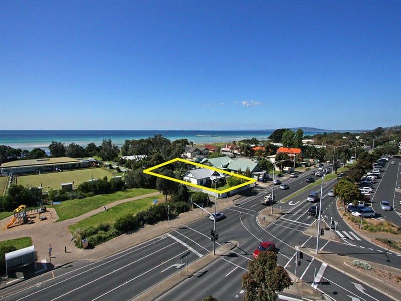 932 and 932a Point Nepean Road, Rosebud VIC 3939