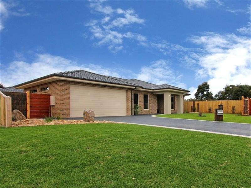 49 Crestwood Drive, Rosebud VIC 3939