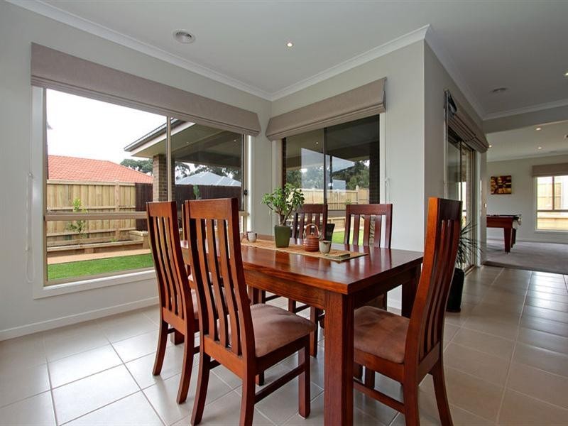 49 Crestwood Drive, Rosebud VIC 3939