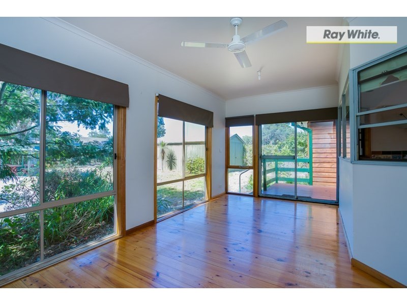 1 Florence Avenue, Rosebud West VIC 3940