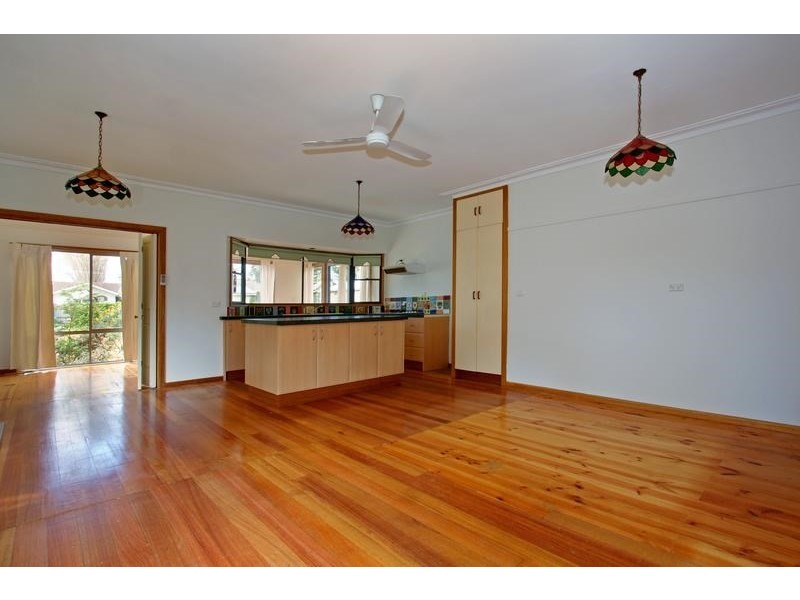 1 Florence Avenue, Rosebud West VIC 3940