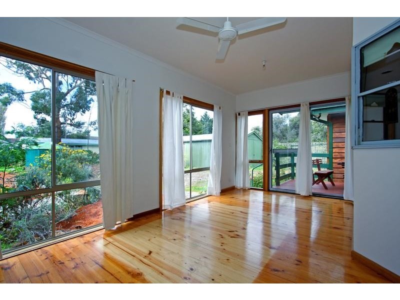 1 Florence Avenue, Rosebud West VIC 3940