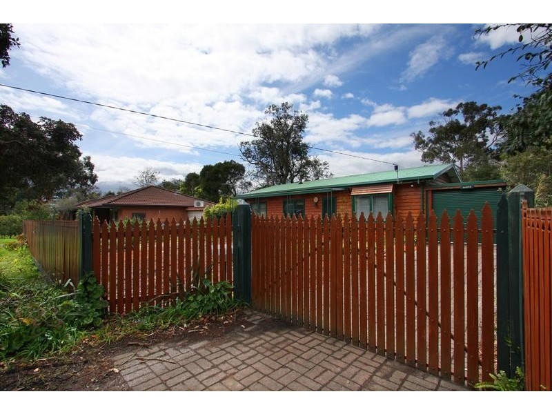 1 Florence Avenue, Rosebud West VIC 3940