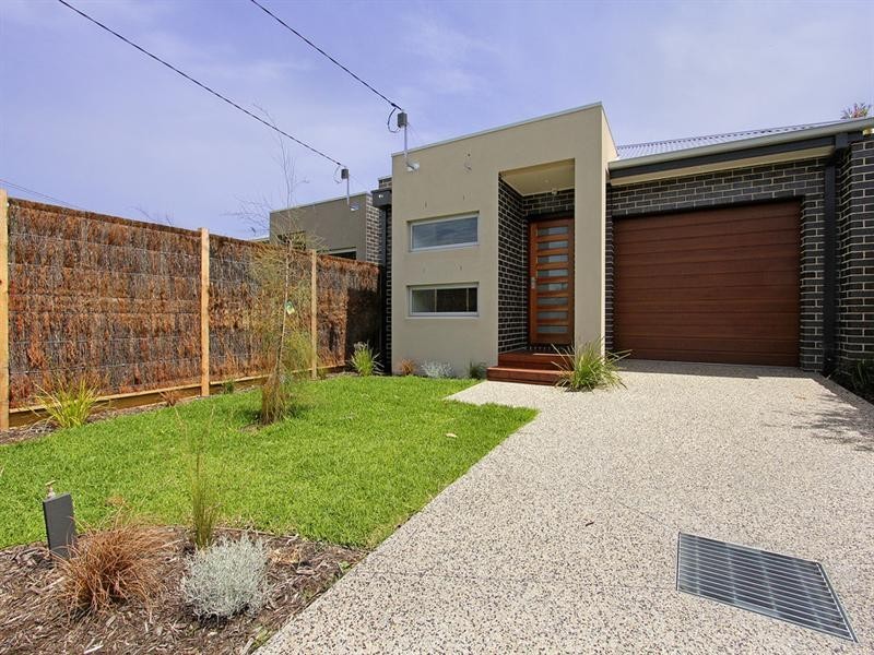 18 Capel Avenue, Rosebud West VIC 3940