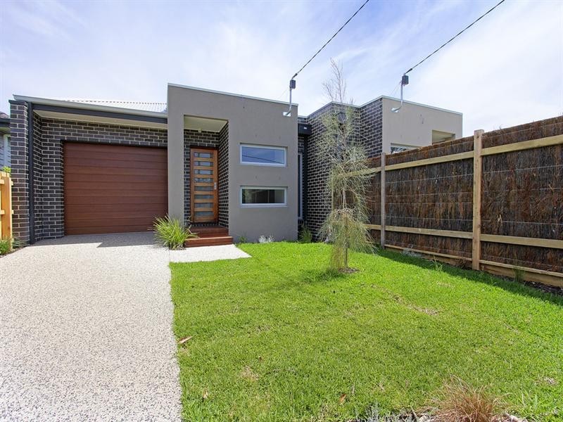18A Capel Avenue, Rosebud West VIC 3940