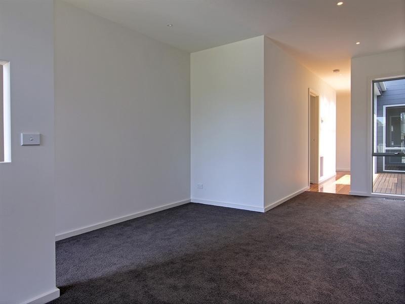 18A Capel Avenue, Rosebud West VIC 3940