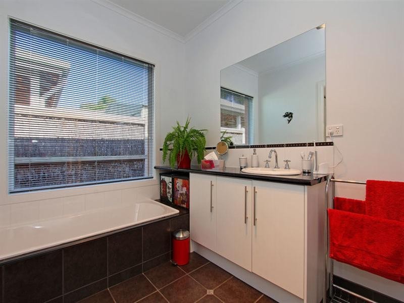 10 Bellbangra Avenue, Rosebud VIC 3939