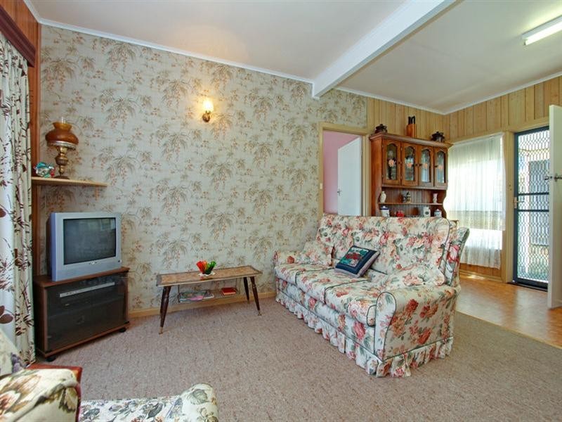 91 Fourth Avenue, Rosebud VIC 3939