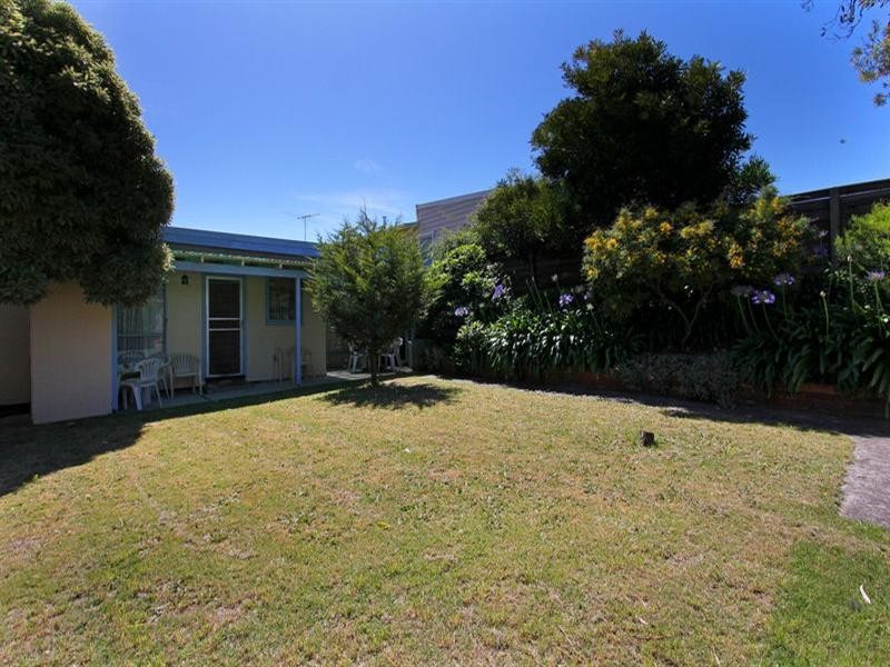 91 Fourth Avenue, Rosebud VIC 3939