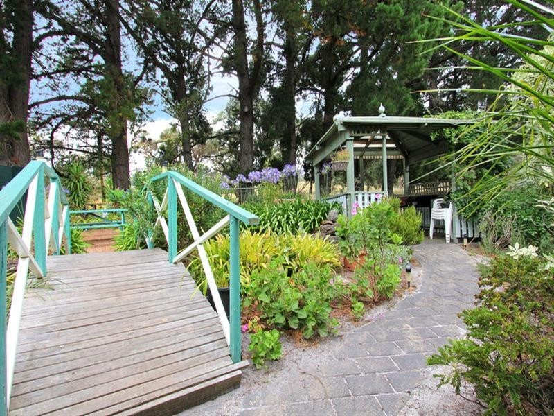 61 Carrathool Avenue, Rosebud VIC 3939