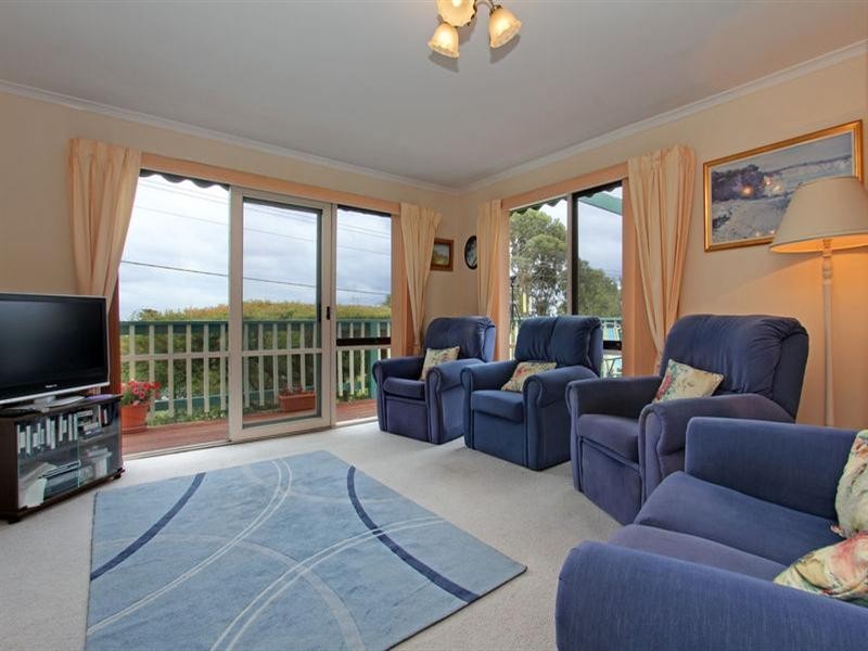 61 Carrathool Avenue, Rosebud VIC 3939