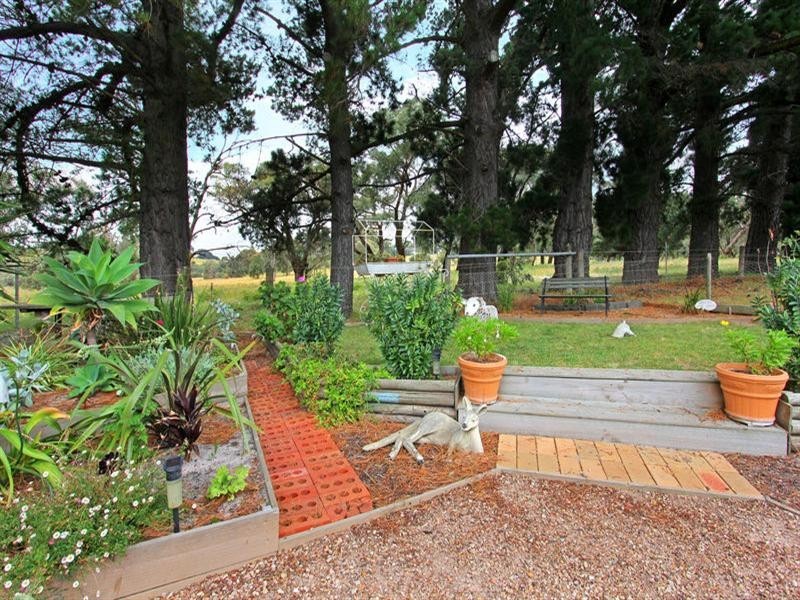 61 Carrathool Avenue, Rosebud VIC 3939