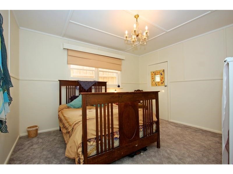 68 Fourth Avenue, Rosebud VIC 3939