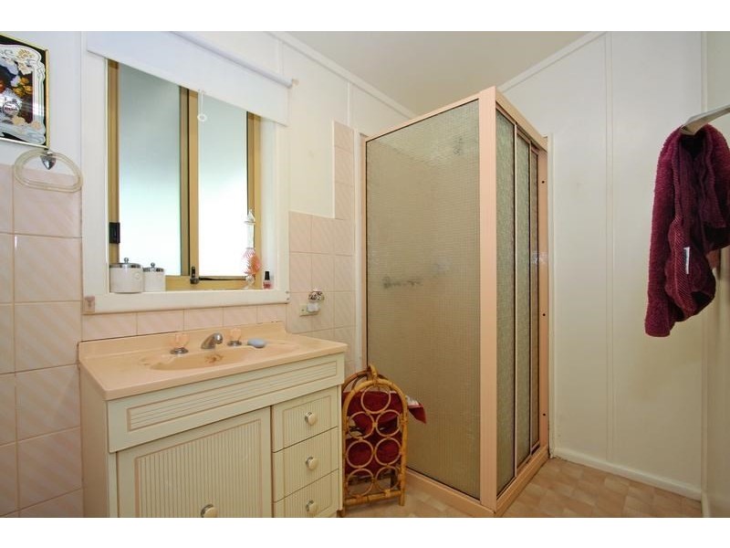 68 Fourth Avenue, Rosebud VIC 3939