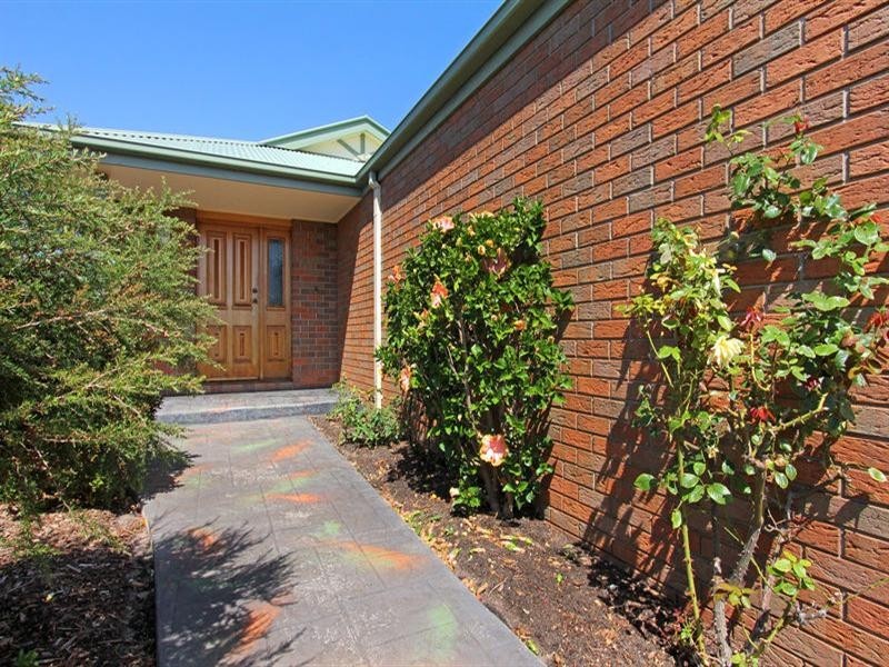 115 Fourth Avenue, Rosebud VIC 3939