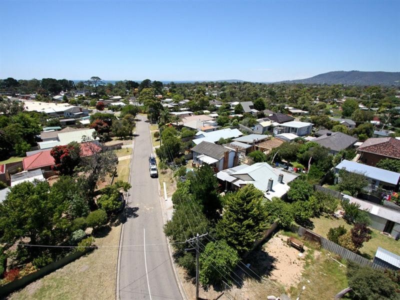 37 Capel Avenue, Rosebud West VIC 3940