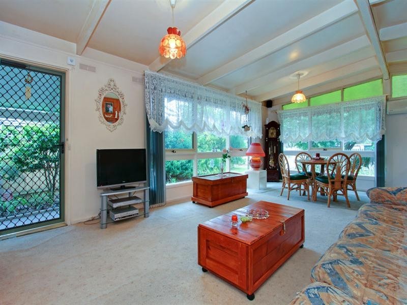 27 Walpole Avenue, Rosebud VIC 3939