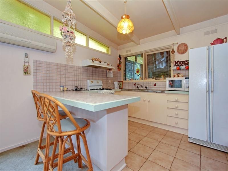 27 Walpole Avenue, Rosebud VIC 3939