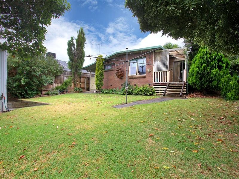 27 Walpole Avenue, Rosebud VIC 3939
