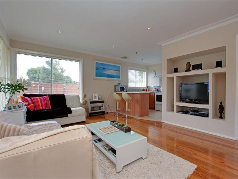 196 Eighth Avenue, Rosebud VIC 3939