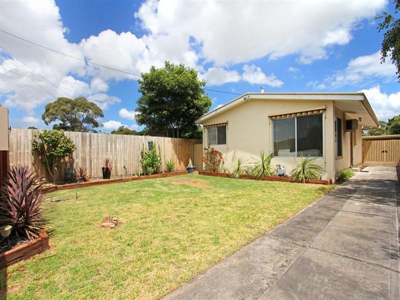 196 Eighth Avenue, Rosebud VIC 3939