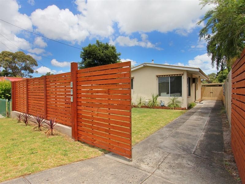 196 Eighth Avenue, Rosebud VIC 3939