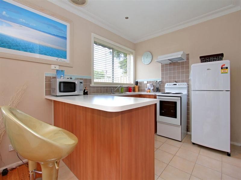 196 Eighth Avenue, Rosebud VIC 3939