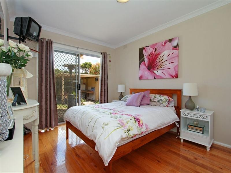 196 Eighth Avenue, Rosebud VIC 3939