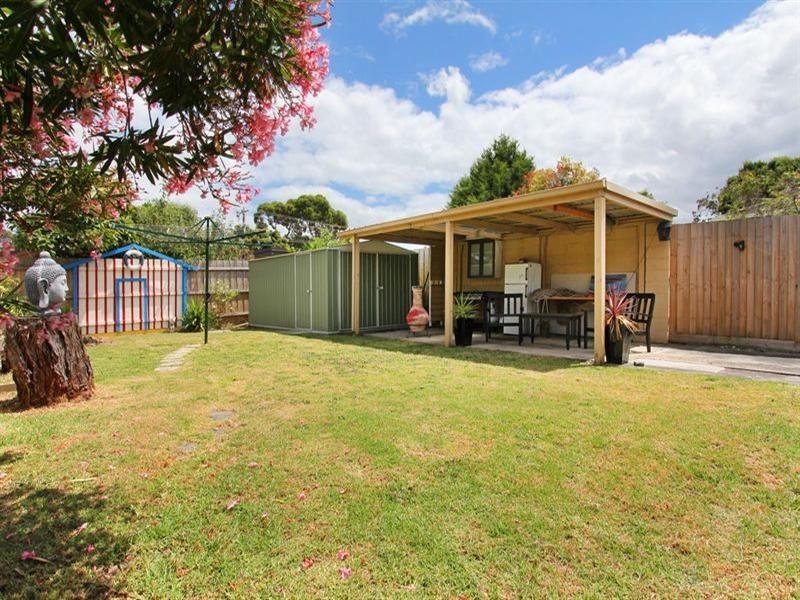 196 Eighth Avenue, Rosebud VIC 3939